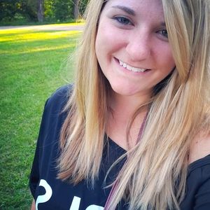 Meet your Posher, Simone